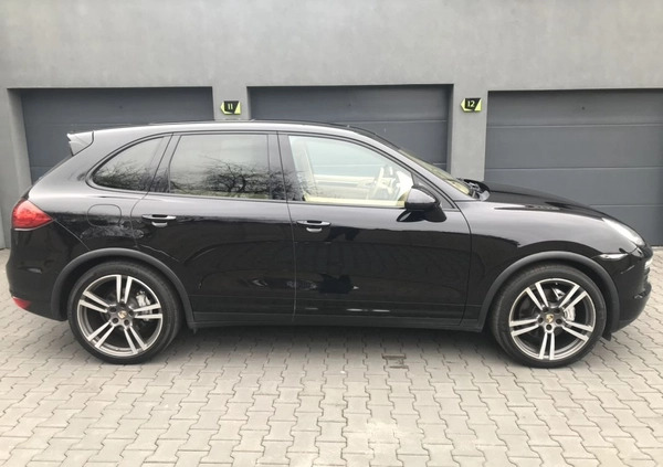 Porsche Cayenne cena 111111 przebieg: 152000, rok produkcji 2011 z Katowice małe 742